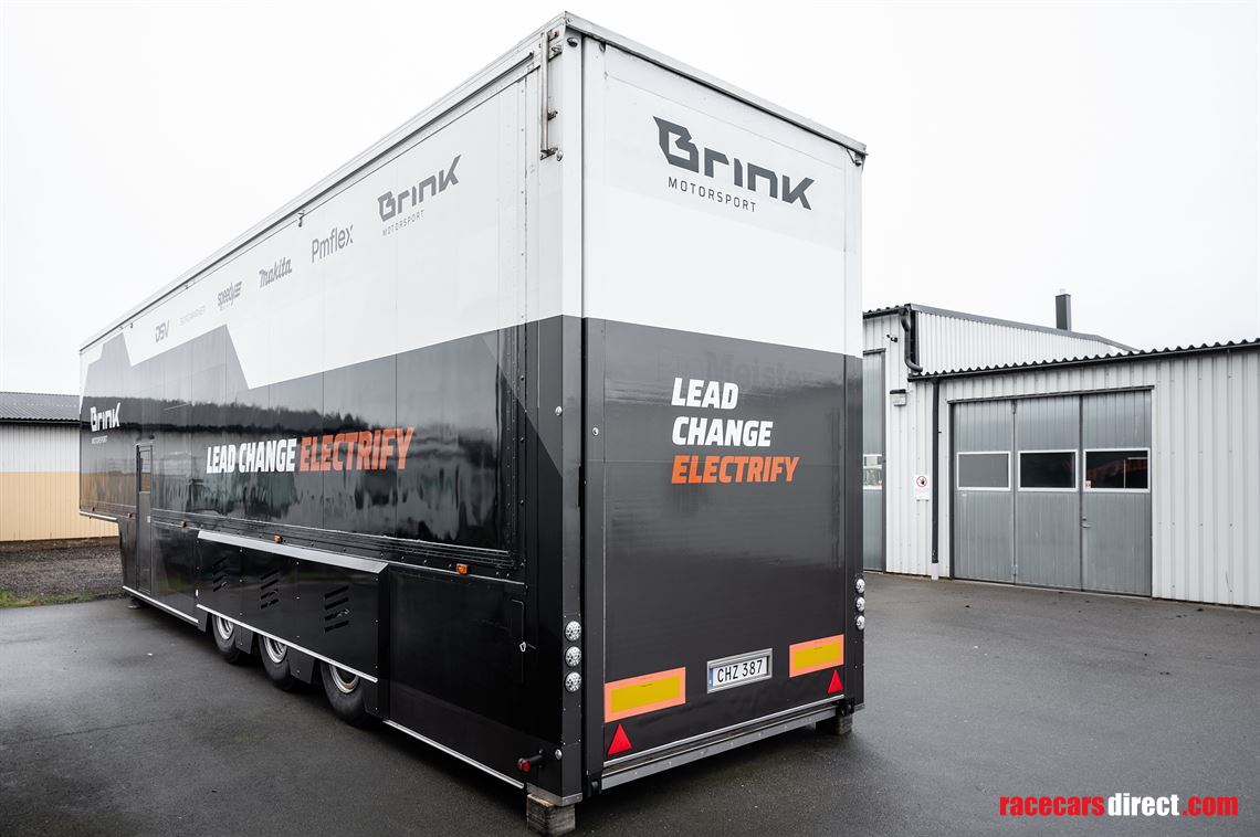 racetrailer---double-deck-with-kitchen-and-be