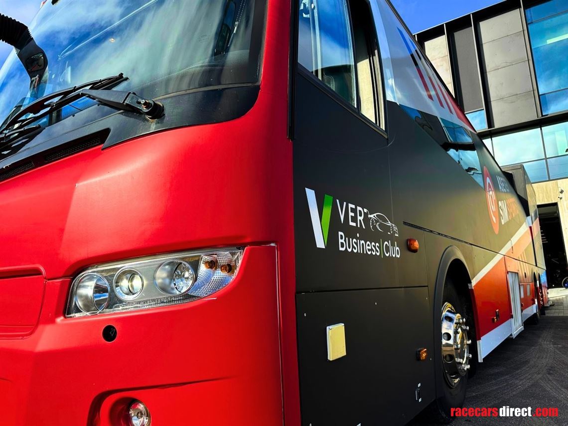 race-team-transporter