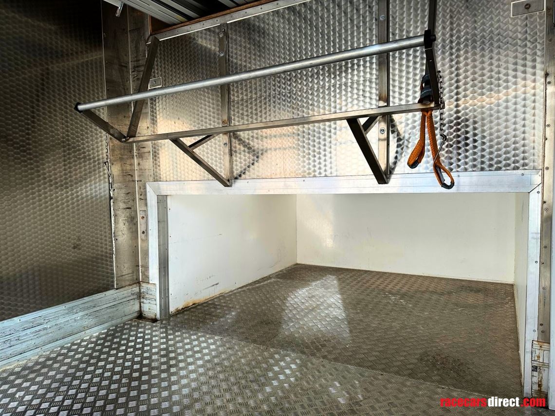 race-team-transporter