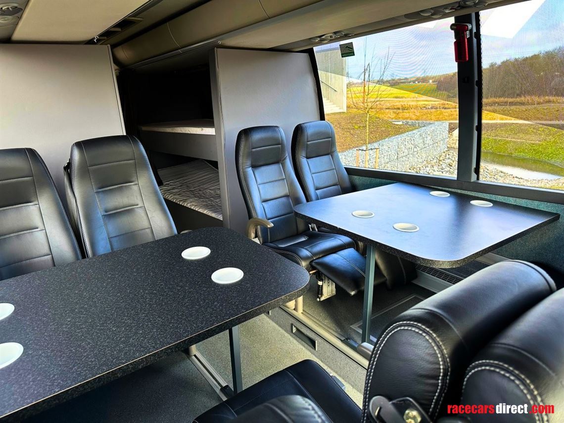 race-team-transporter