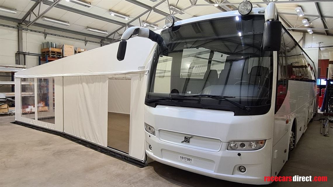 race-team-transporter