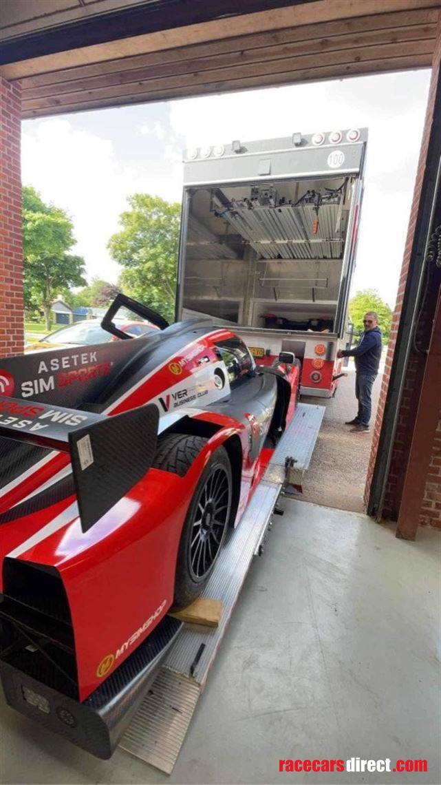 race-team-transporter