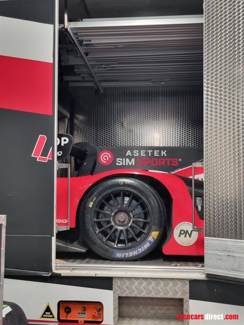 race-team-transporter