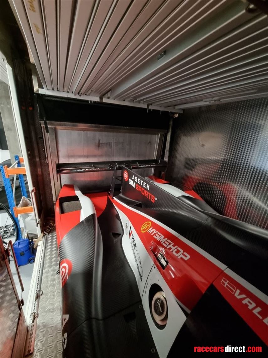 race-team-transporter