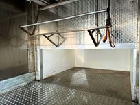 race-team-transporter