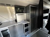 race-team-transporter