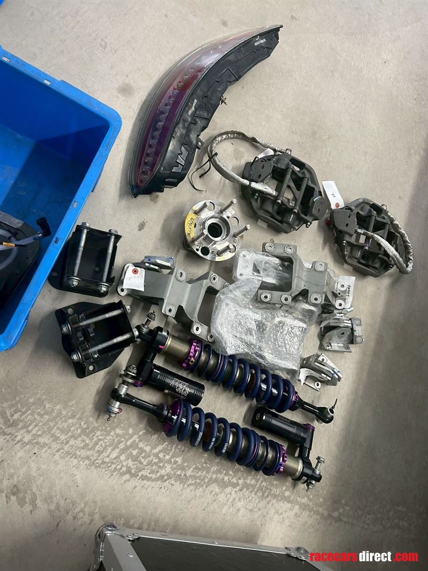 2020-mercedes-amg-gt4-evo