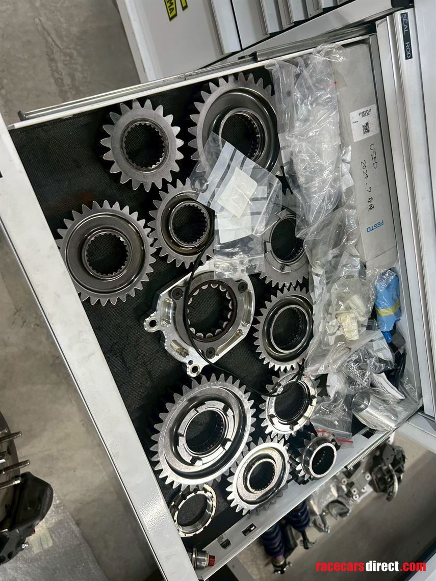 2020-mercedes-amg-gt4-evo