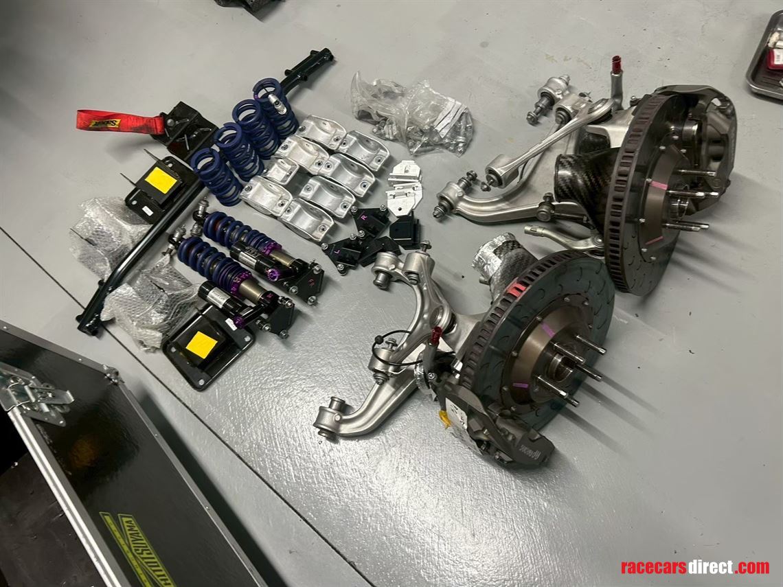 2020-mercedes-amg-gt4-evo