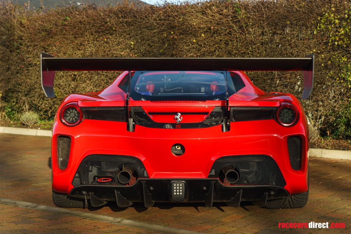 2018-ferrari-488-challenge-evo