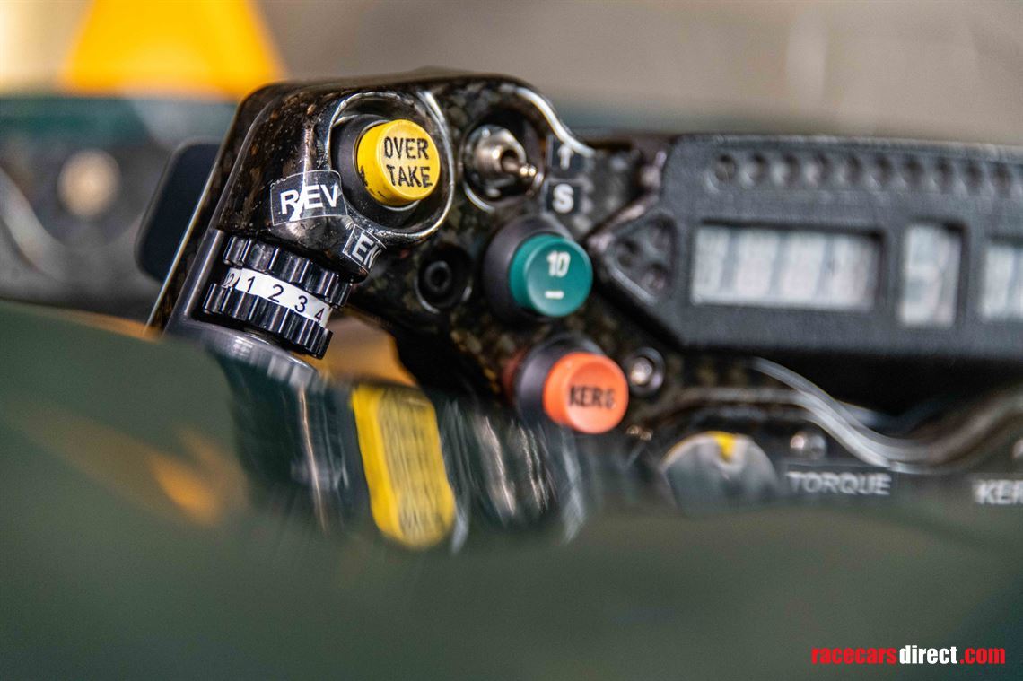 formula-1-caterham-ct01-2012---ex-petrov