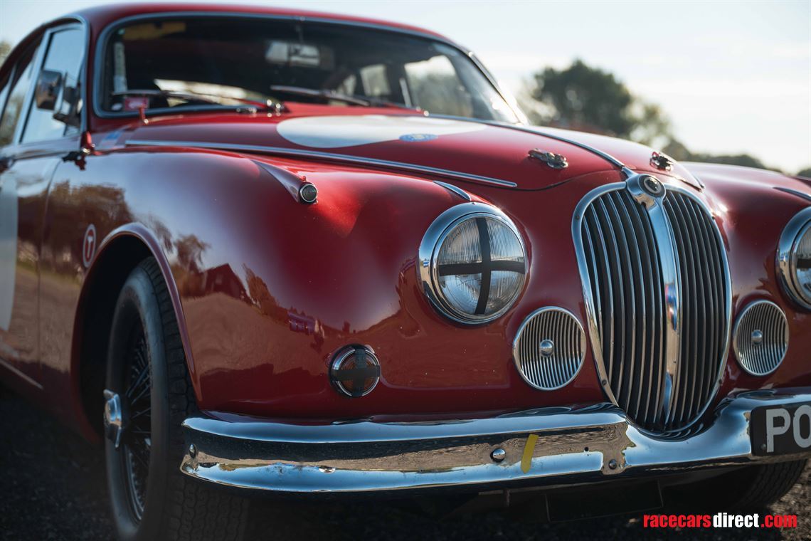 jaguar-mk-2-race-car---fia-htp