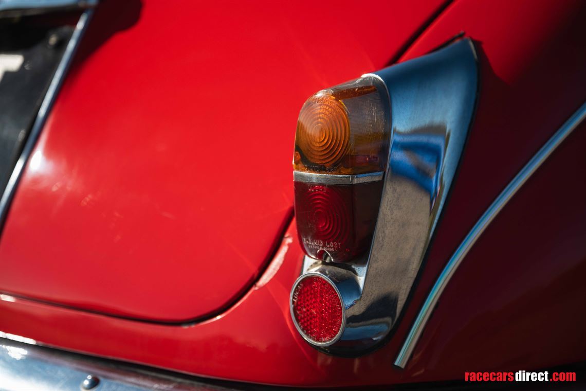 jaguar-mk-2-race-car---fia-htp