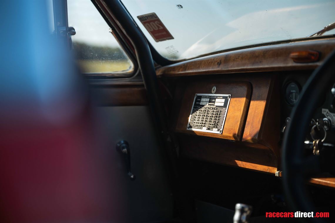 jaguar-mk-2-race-car---fia-htp