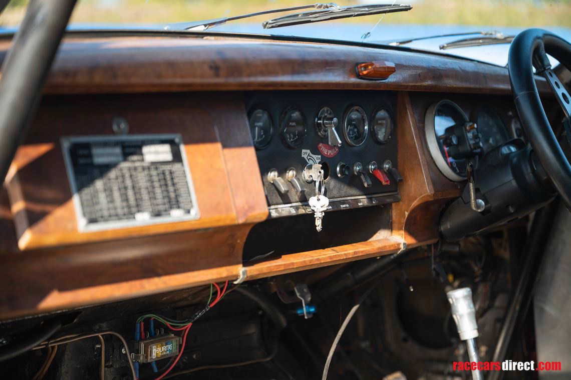 jaguar-mk-2-race-car---fia-htp