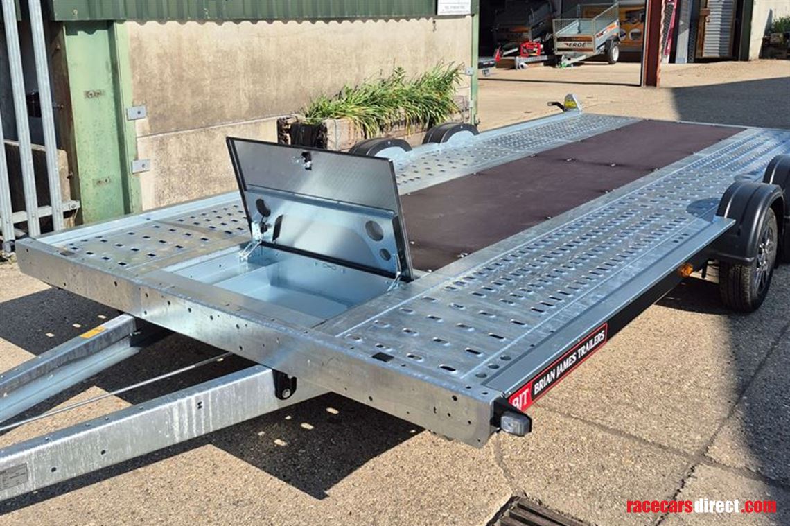 brian-james-a-transporter-trailer-55m-x-21m-3