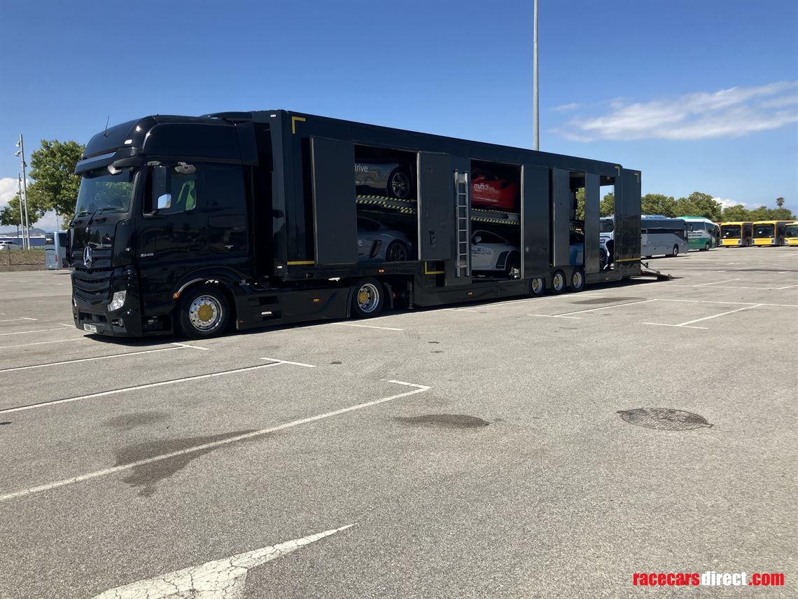 mercedes-actros-gigaspace-and-kassbohrer-6-ca