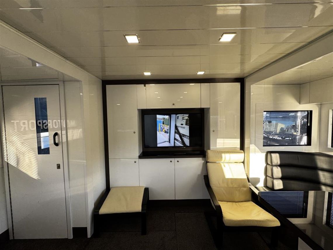 3-car-transporter-with-twin-slide-out-pods