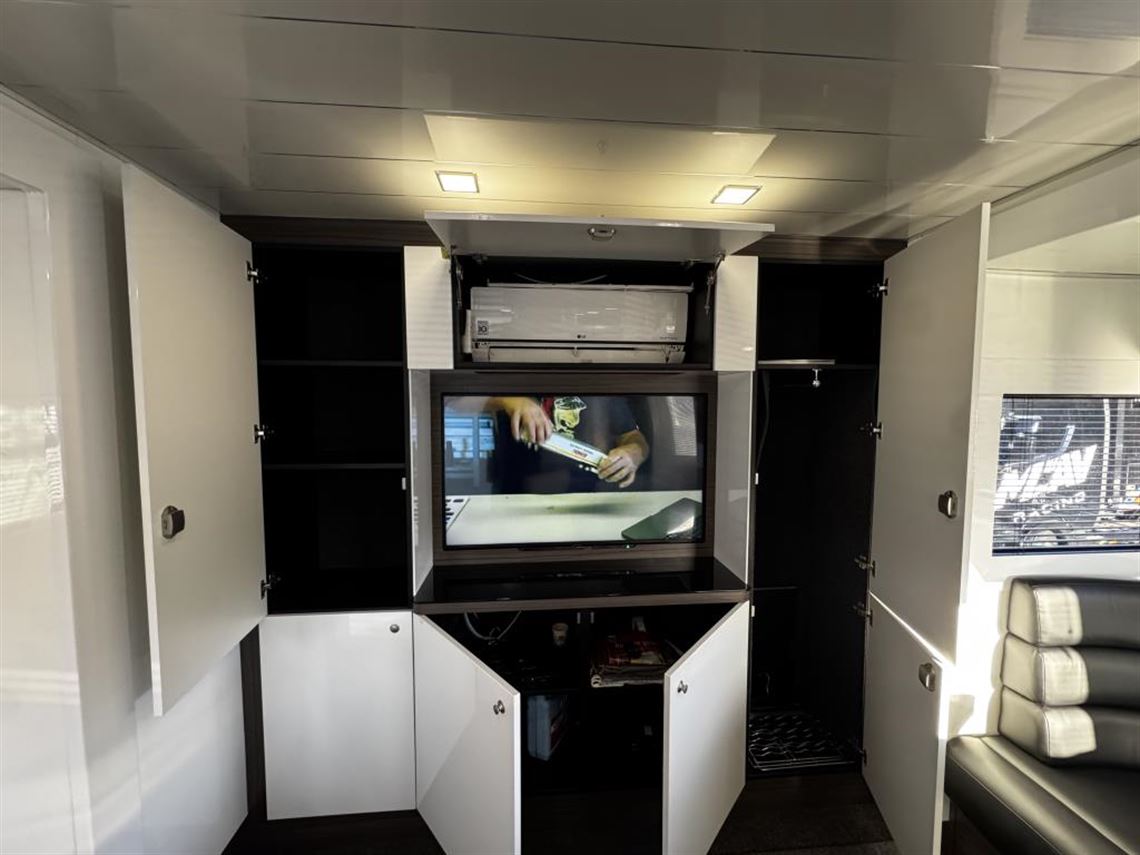 3-car-transporter-with-twin-slide-out-pods