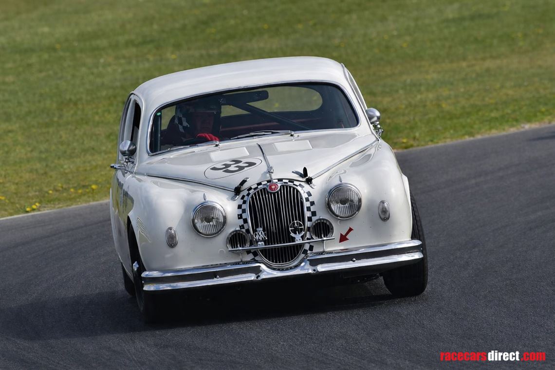 jaguar-mk1-race-car