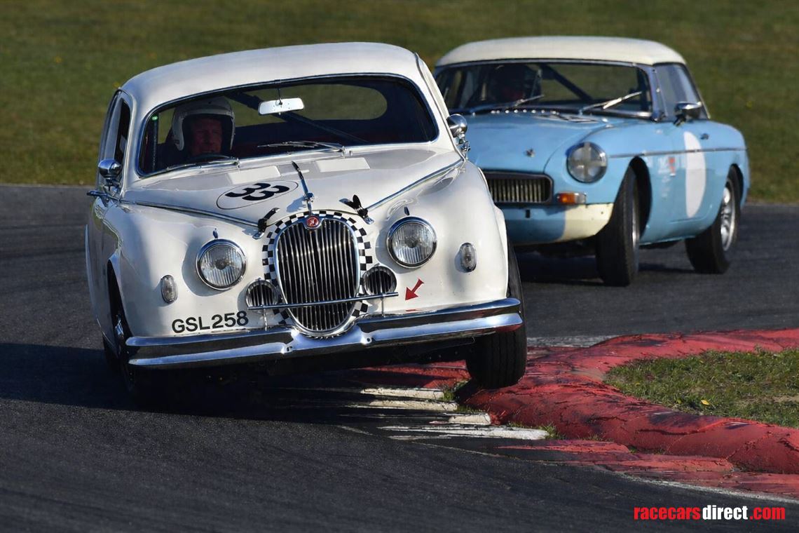 jaguar-mk1-race-car
