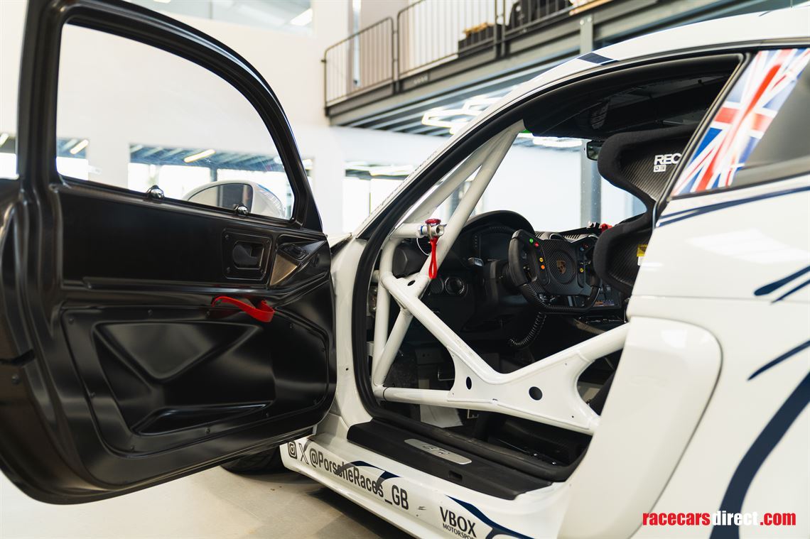 2025-porsche-gt4rs-clubsport