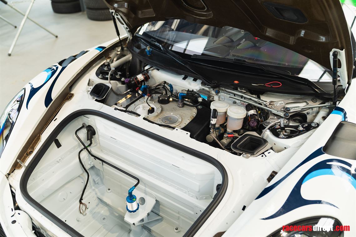 2025-porsche-gt4rs-clubsport