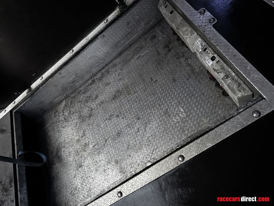 brian-james-race-transporter-6