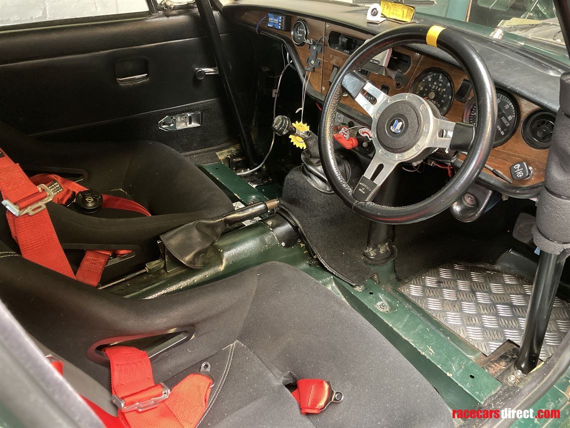 triumph-gt6-mk3-race-car