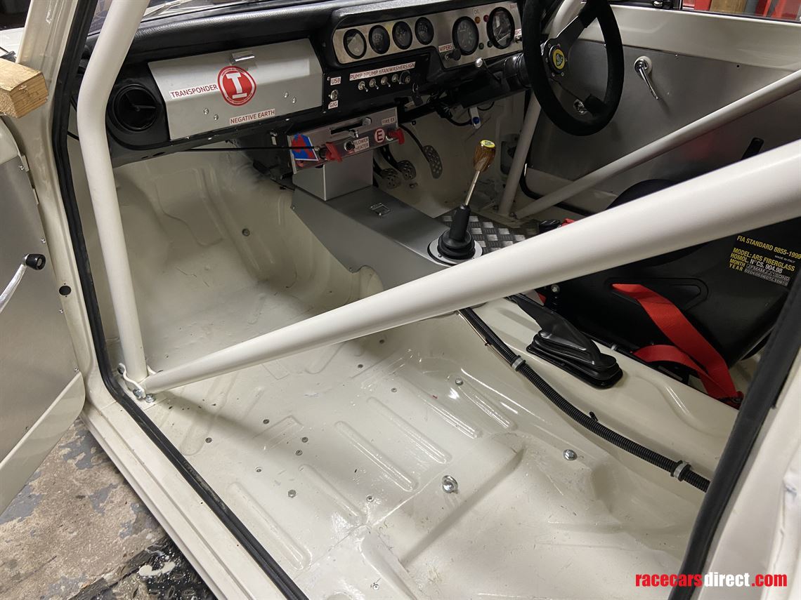 fia-lotus-cortina-race-car