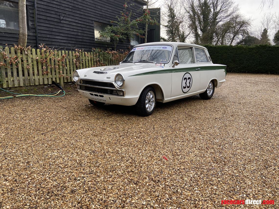 fia-lotus-cortina-race-car