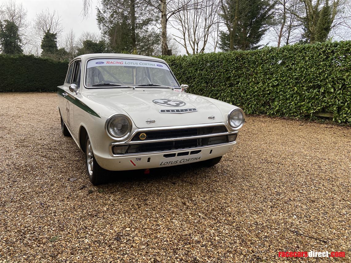 fia-lotus-cortina-race-car