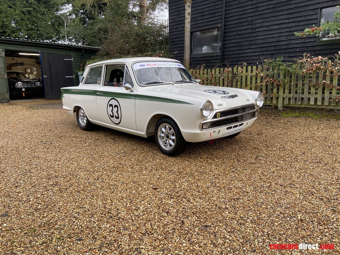 fia-lotus-cortina-race-car