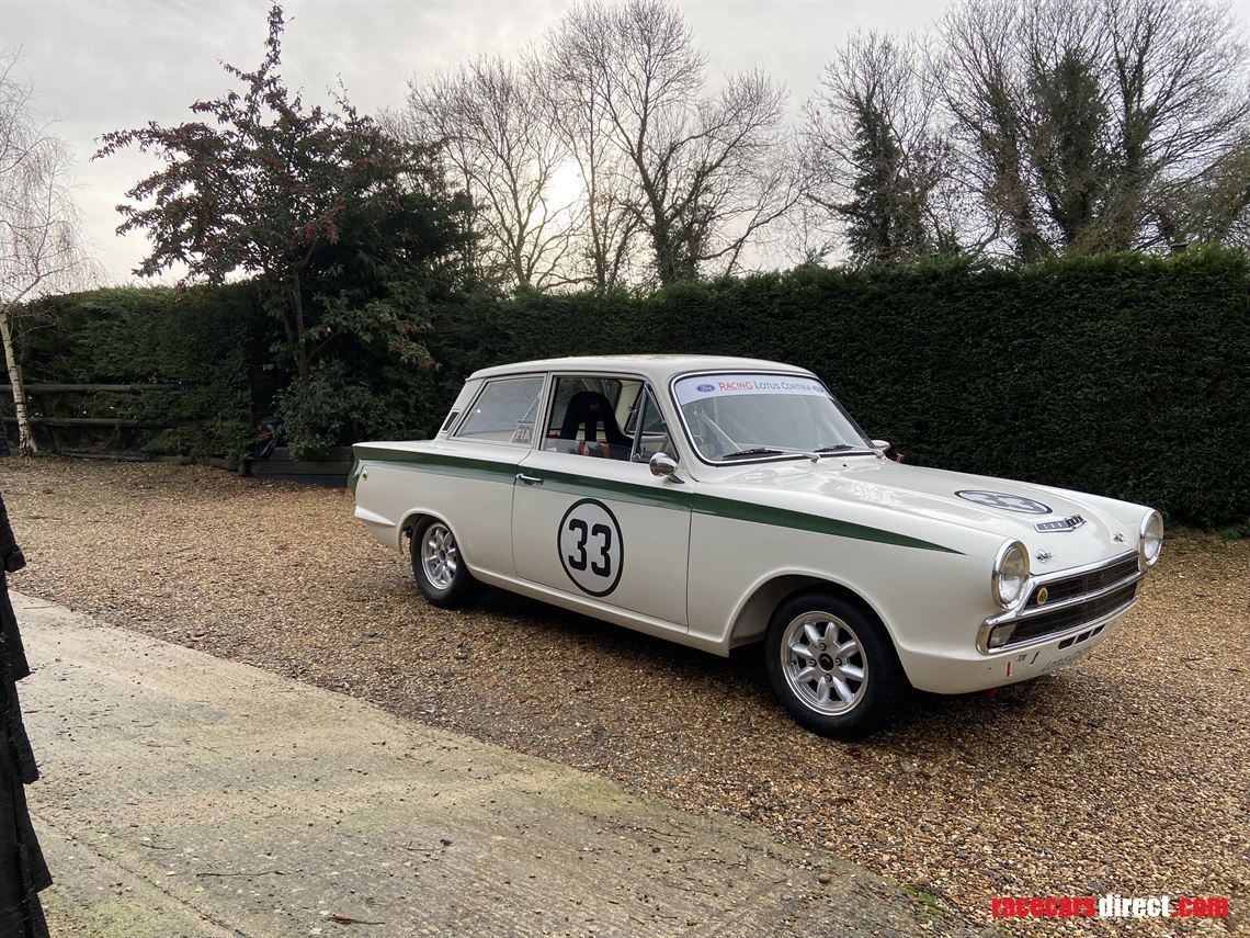 fia-lotus-cortina-race-car