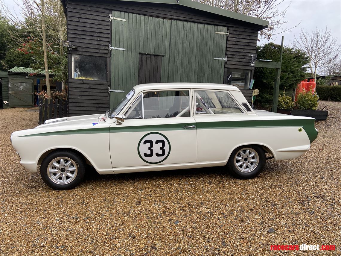 fia-lotus-cortina-race-car