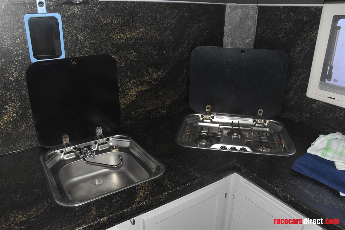 volvo-fh13-500-globetrotter-tractor-unit-2009