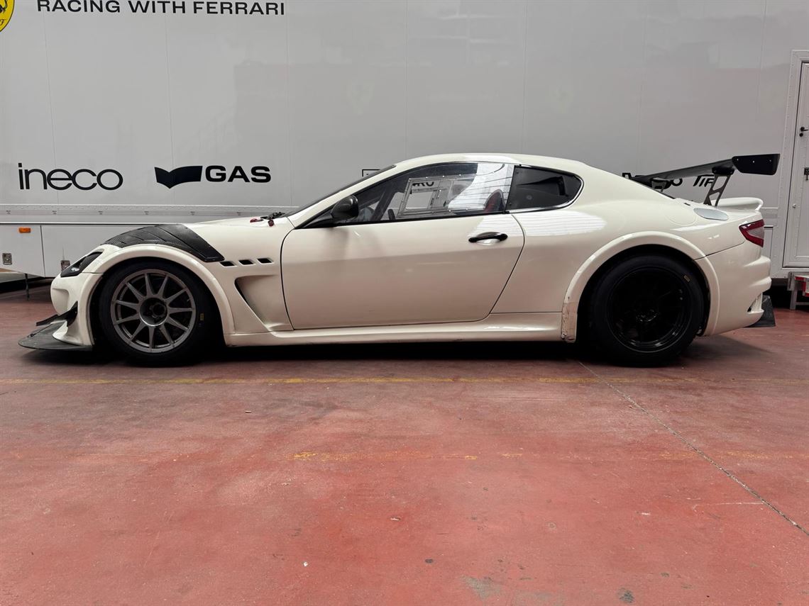 2010-maserati-granturismo-mc-trofeo-gt4-spec