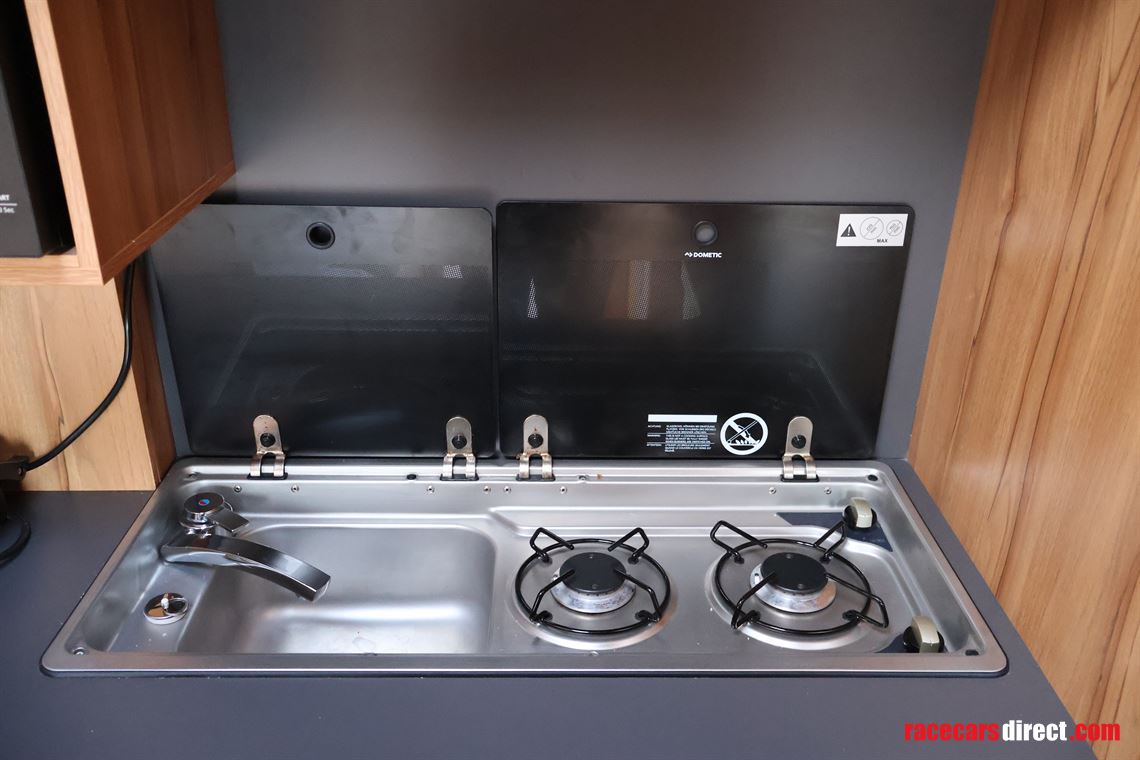 be--trailer-combi-6p-rvcargo-area