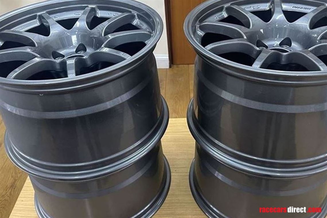 new-11-x-18-competition-centre-lock-wheelsset