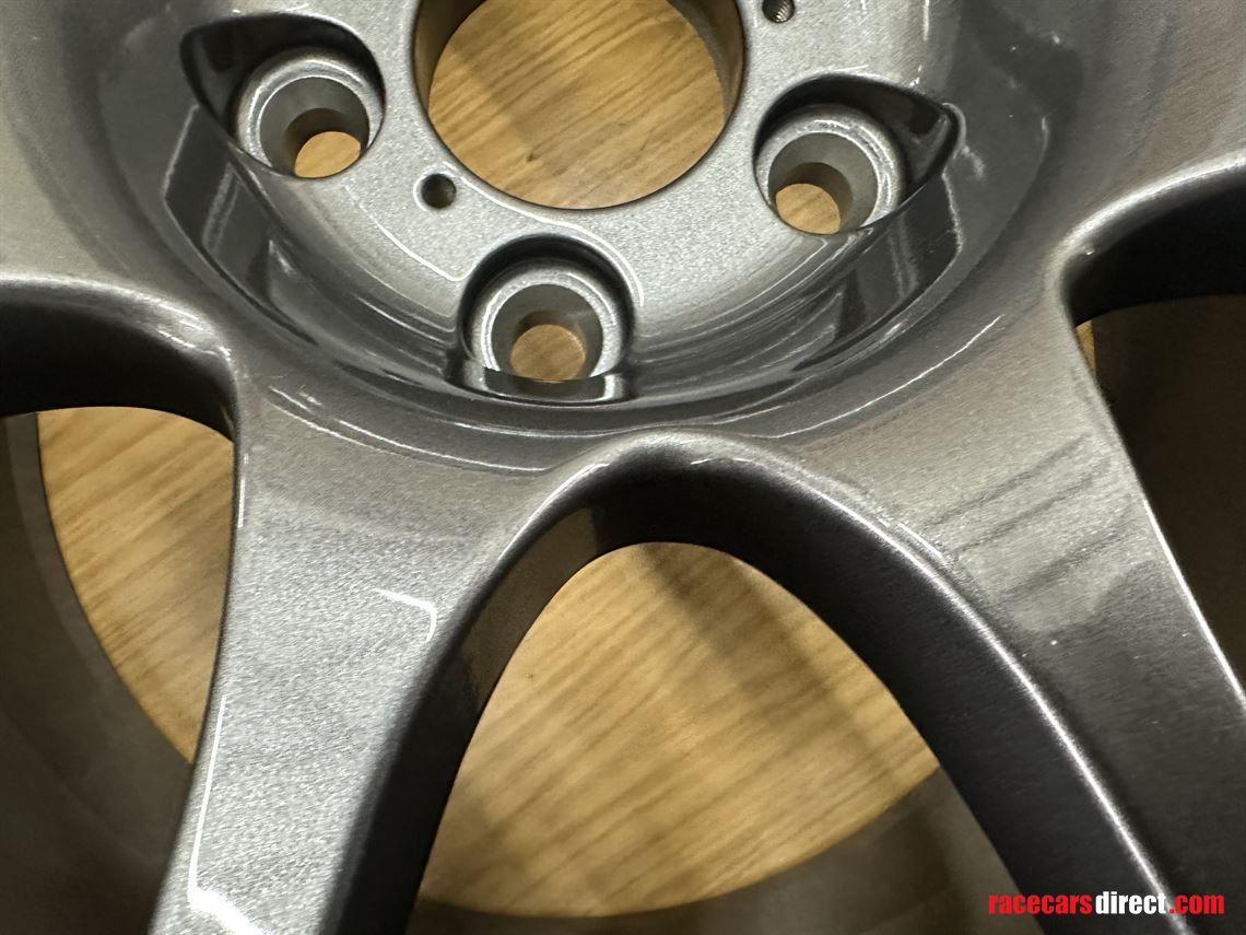 new-11-x-18-competition-centre-lock-wheelsset