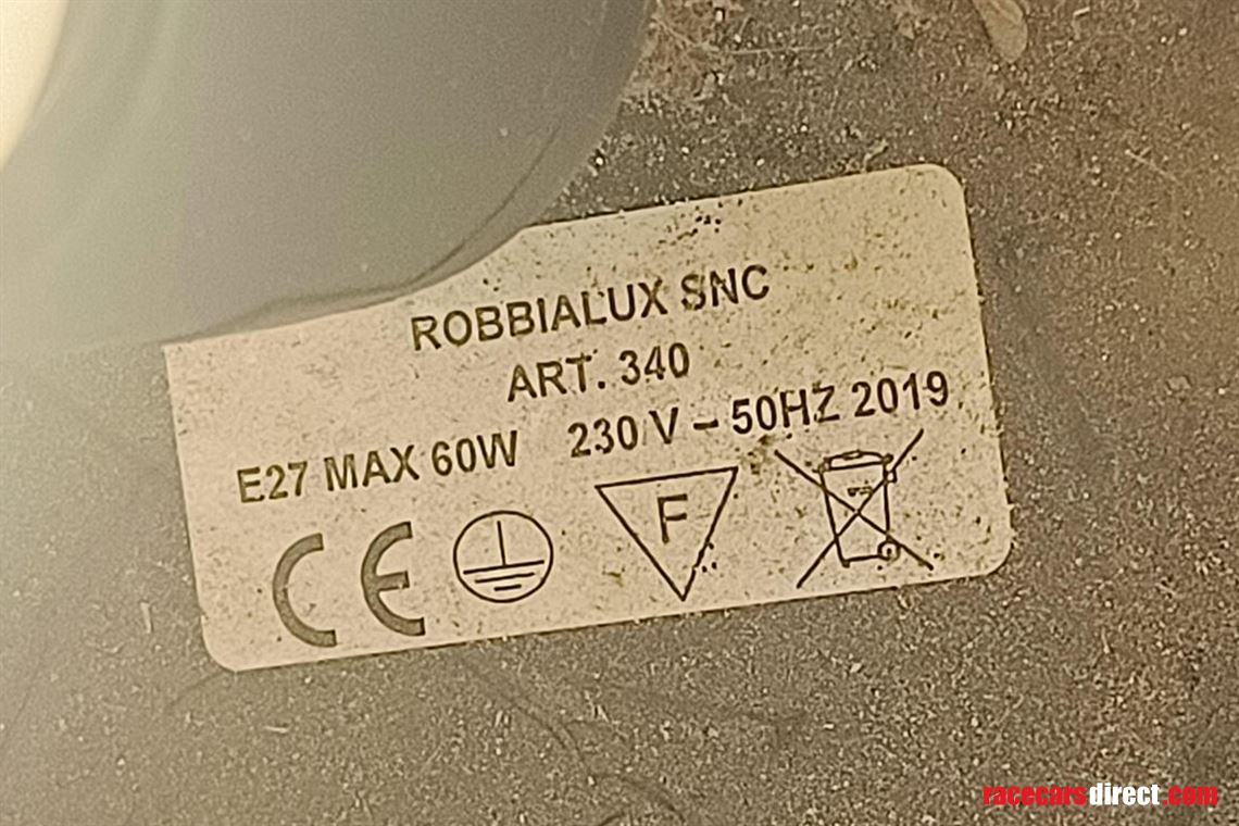 2-lanterns-ferrari-marlboro-2000