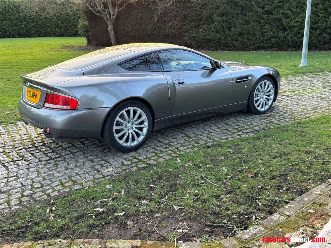 aston-martin-vanquish-22