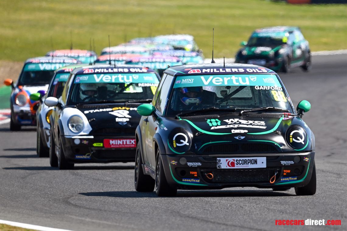 mini-challenge-cooper-race-car