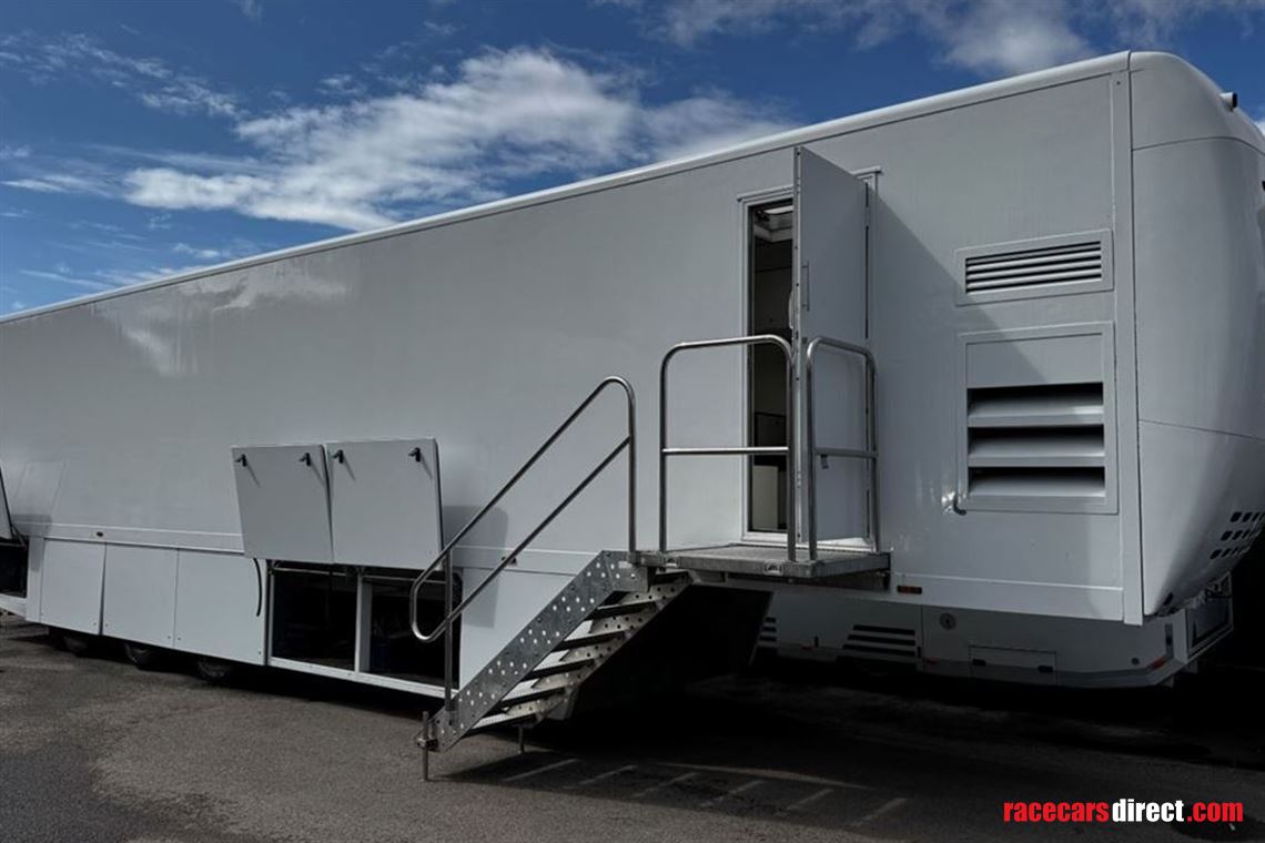 2-car-transporter-with-office