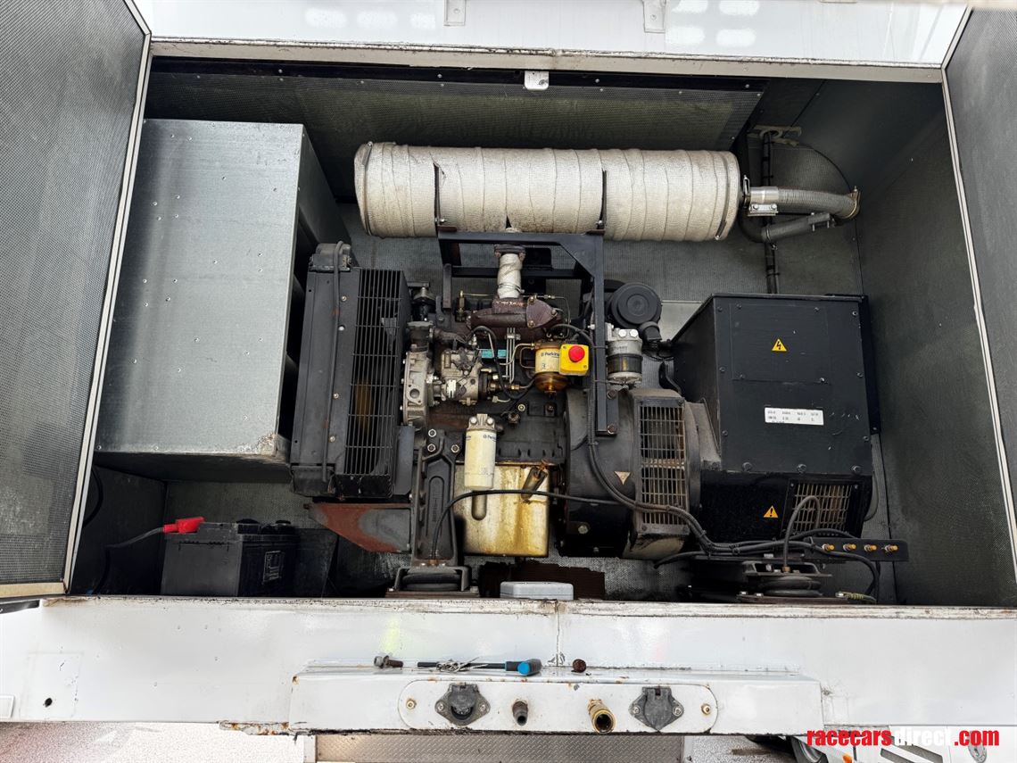 2-car-transporter-with-office