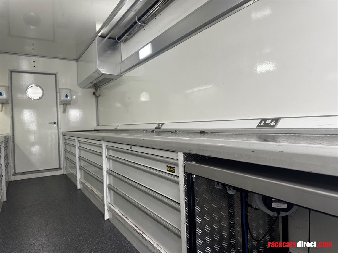 2-car-transporter-with-office