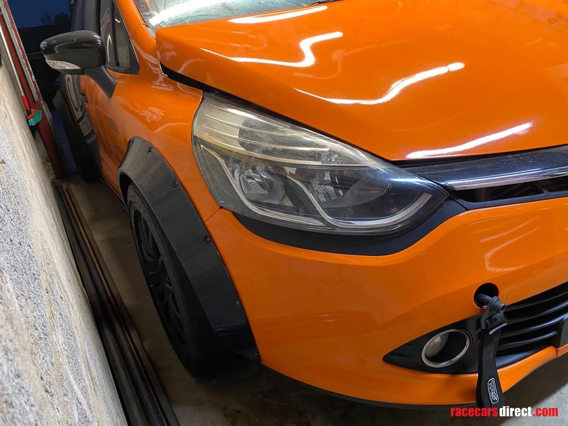 renault-clio-mk4-race-car-300hp