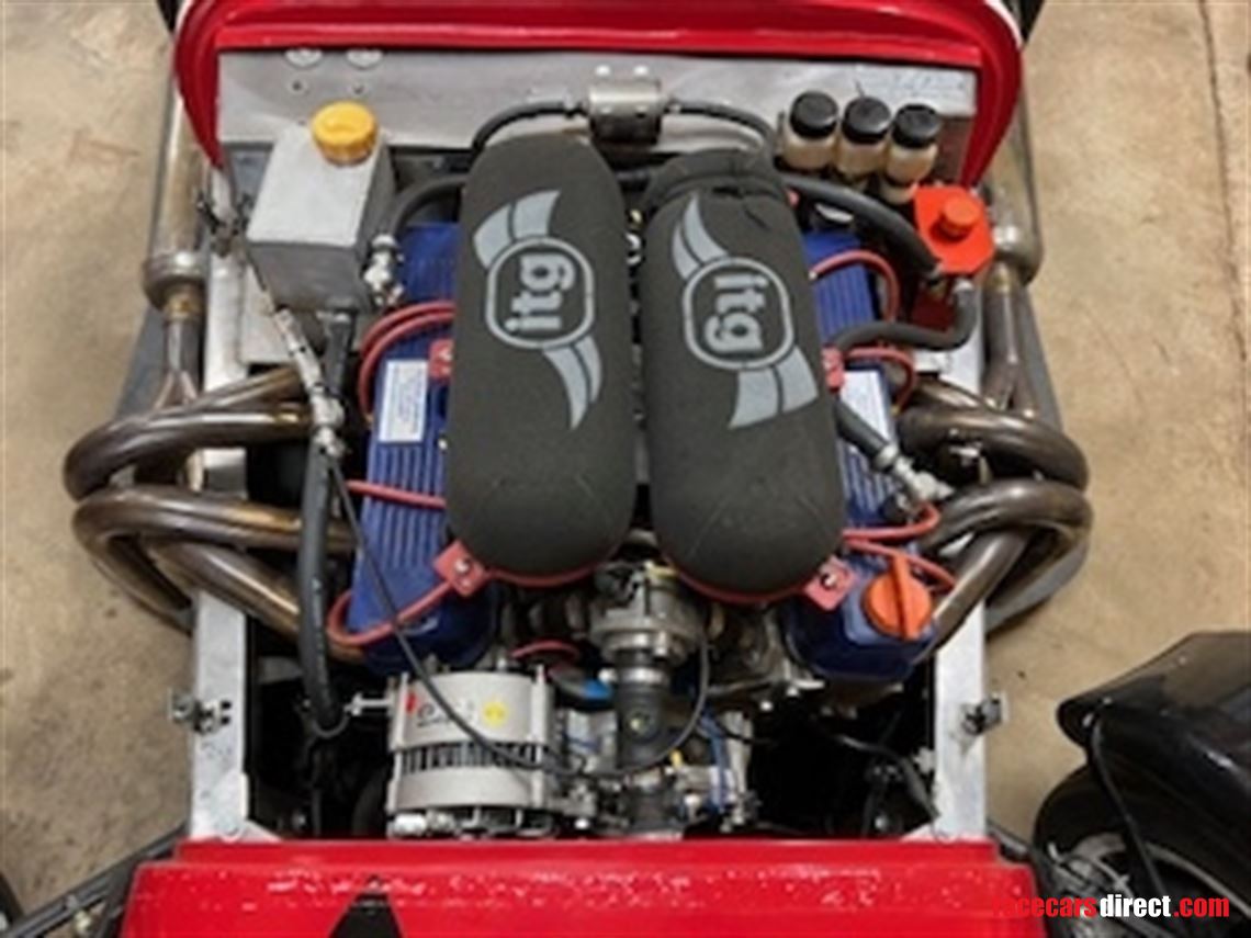 rover-v8-race-engine