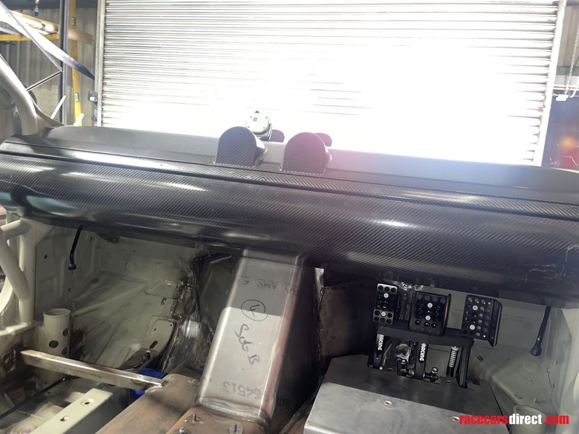 nissan-gt3-carbon-dashboard