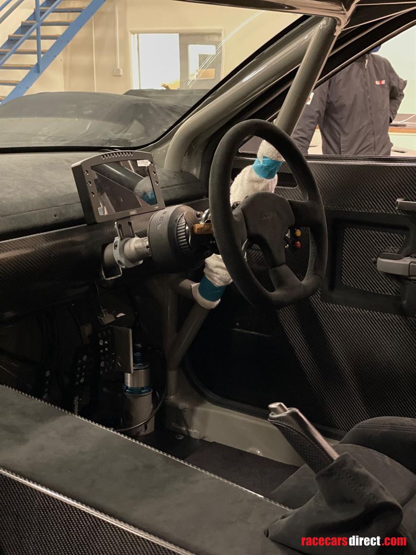 nissan-gt3-carbon-dashboard